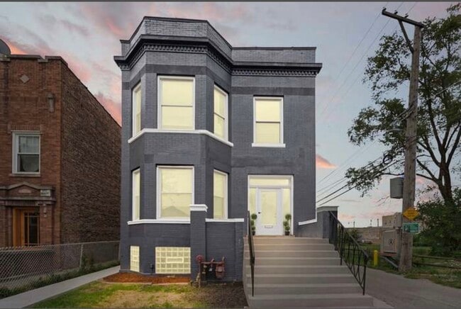 Building Photo - 7912 S Ada St