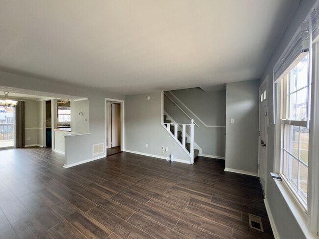 Photo - 5371 King Arthur Cir