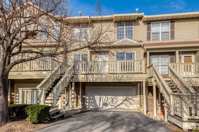 Building Photo - 546 W Parkside Dr