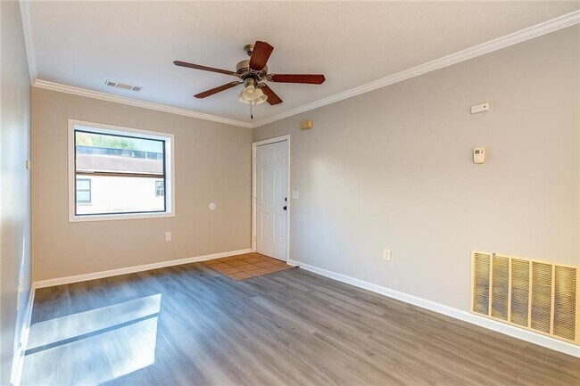 Photo - 953 Washington St SW Unidad 2