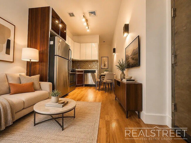 Building Photo - Menahan Street Unit 2R
