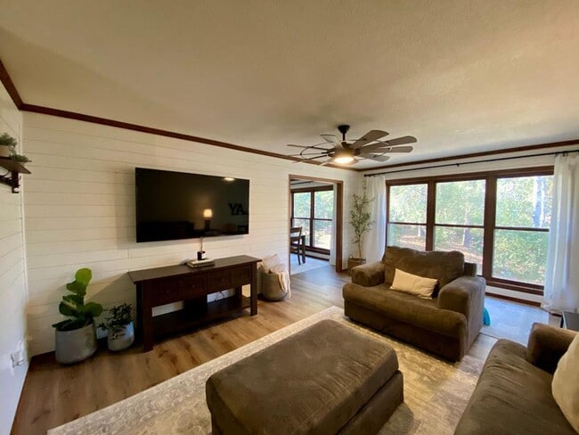 Photo - $500 Move-In Credit!! Spacious 4BR Home with Oversized Garage and Fenced Backyard in Valdosta!