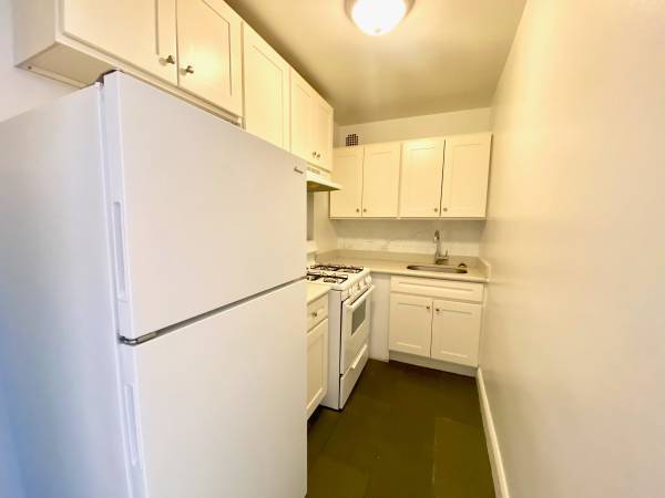 Photo - 160 Parkside Ave