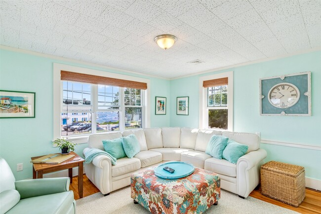 33 Union St Unit Fully Furnished