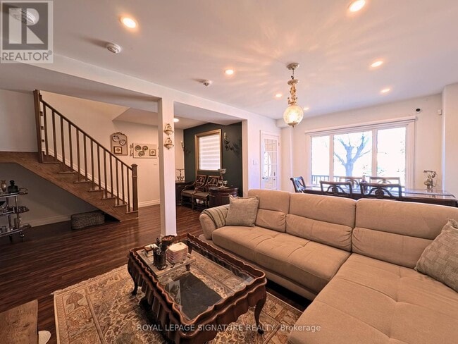 Photo - 94 Meighen Ave