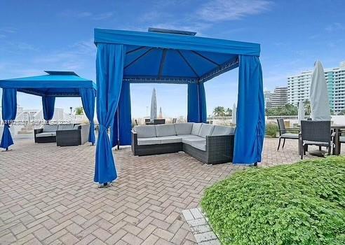 Photo - 5401 Collins Ave Unidad 612