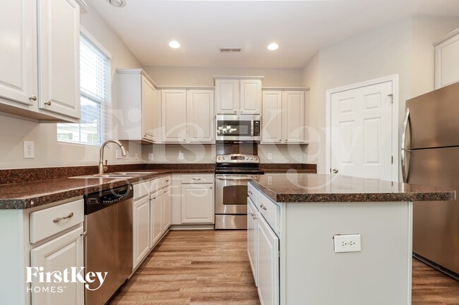 Photo - 426 Village Park Dr