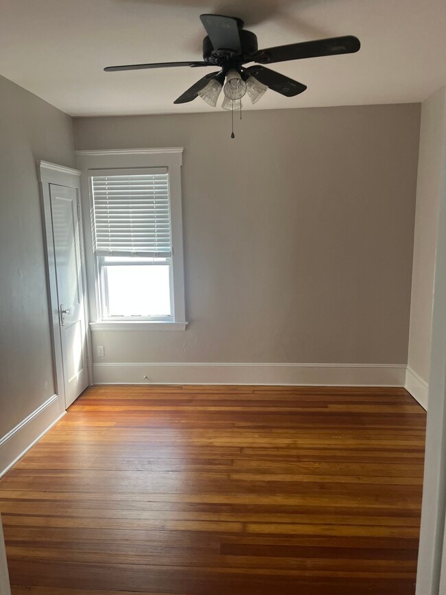 32 Plymouth St Unidad 2nd floor