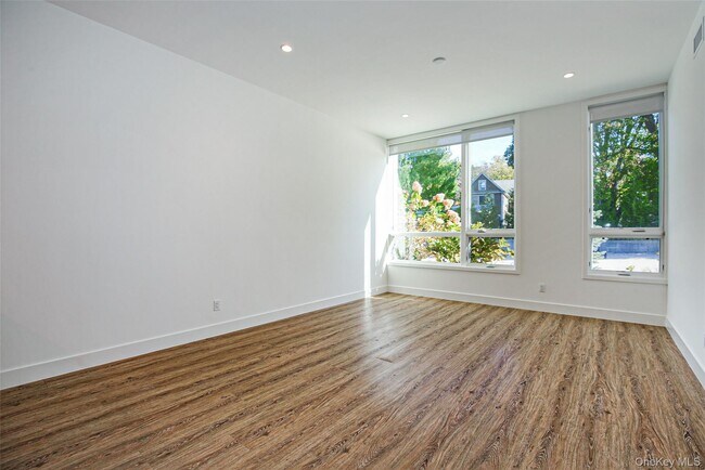 Photo - 39 Washington Ave Unit 205