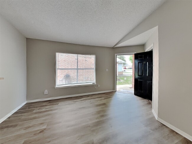 Photo - 3115 Kelling St