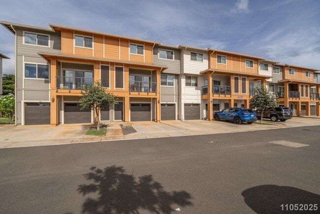 Building Photo - $3,350 / 2br - 1119ft2 - Beautifully Maint...