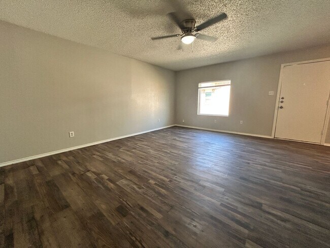 Photo - 9603 Elmwood Ave Unit B