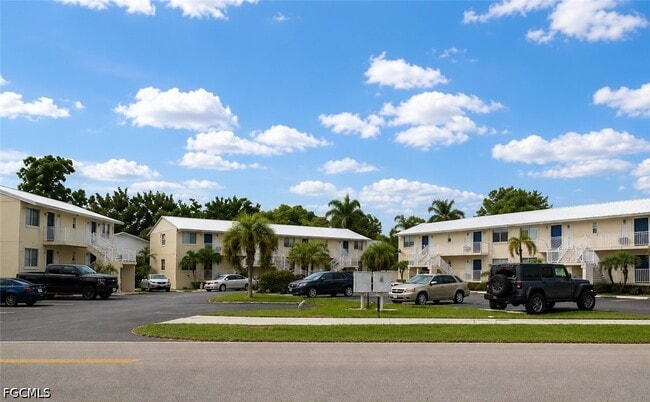 Building Photo - 3175 Royalston Ave Unit 105
