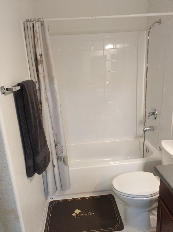 Photo - 3005 St George St