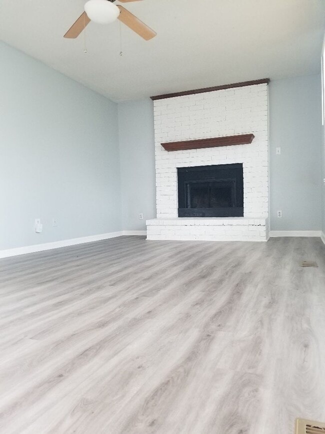 Photo - 112 Kelly Ct