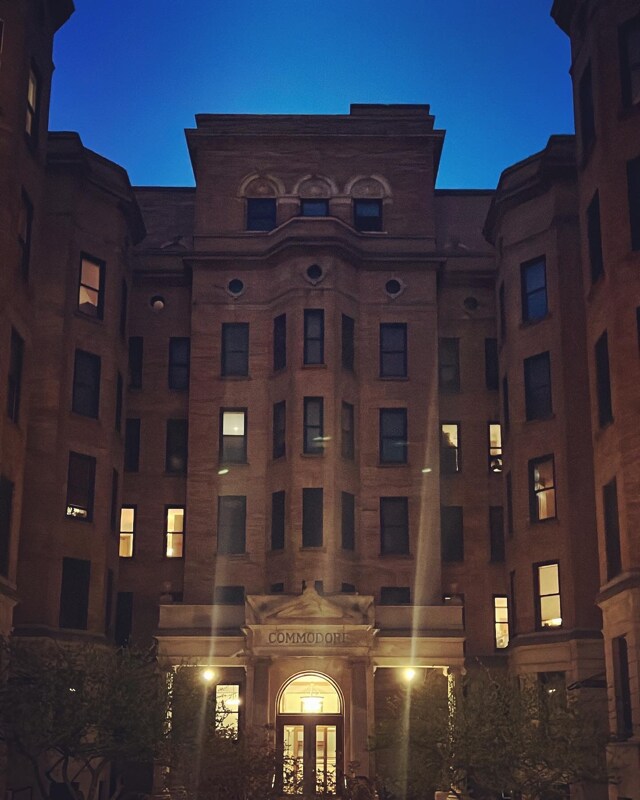 Photo - 550 W Surf St