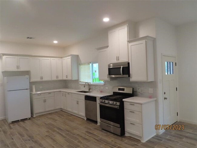 Photo - 403 High Ridge St
