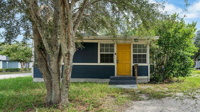 Inviting 4-Bedroom Home with Recent Update... - Inviting 4-Bedroom Home with Recent Update...