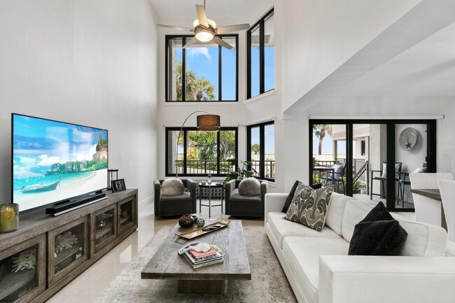 Photo - 665 SE 21st Ave Unit 104
