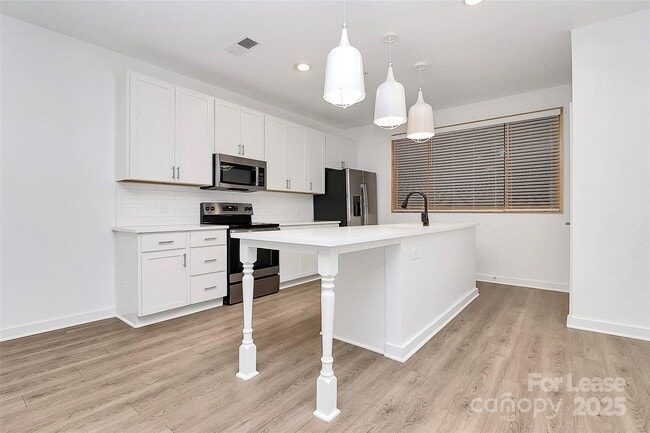 Building Photo - 1115 Seigle Ave Unit 202 Rental