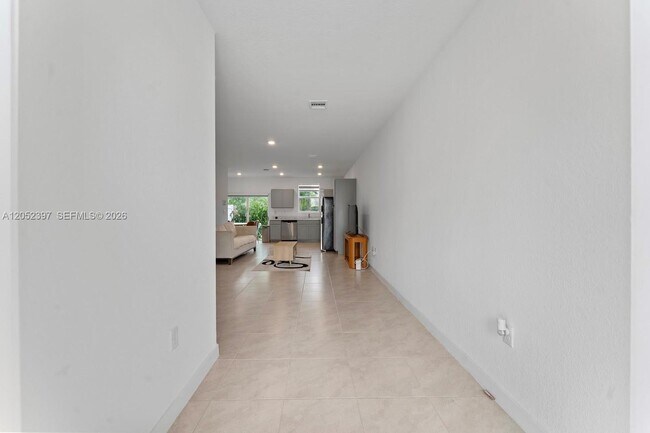 Photo - 336 NW 8th Ct