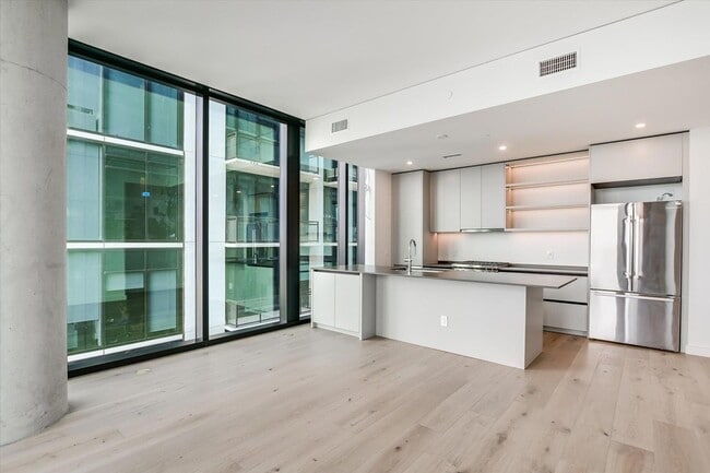 Photo - 610 Davis St Unit 2705