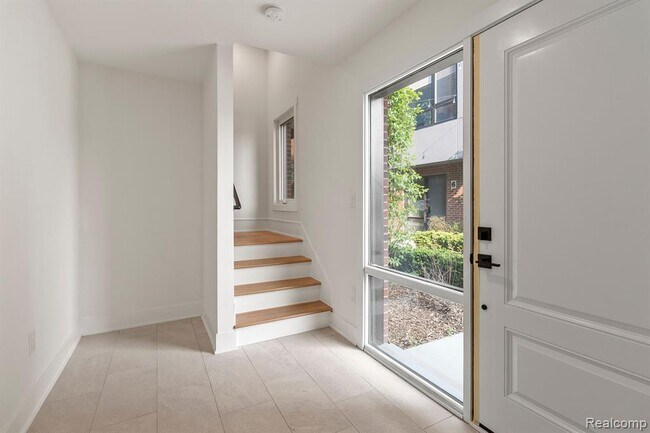 Photo - 2037 11th St Unidad 8