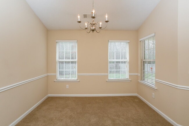 Photo - 325 Grover Turner Way