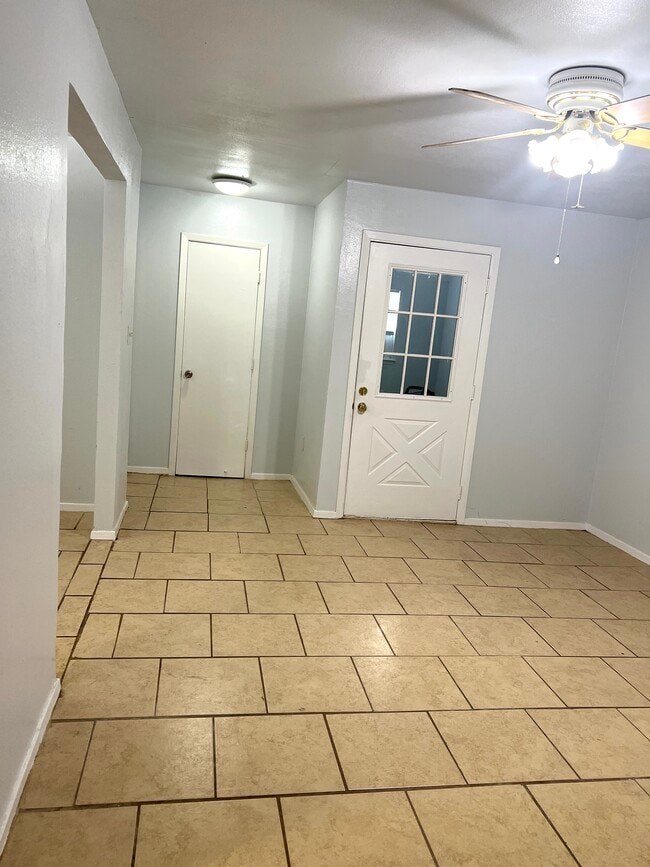 Photo - 2112 Tanglewood St Unidad 2112