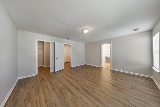 Photo - 2830 Mayfair Dr