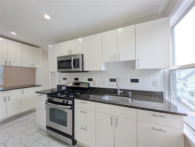 Building Photo - 28 Ripley St Unit #3 Rental