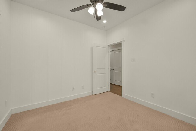 Photo - 760 W Donovan St