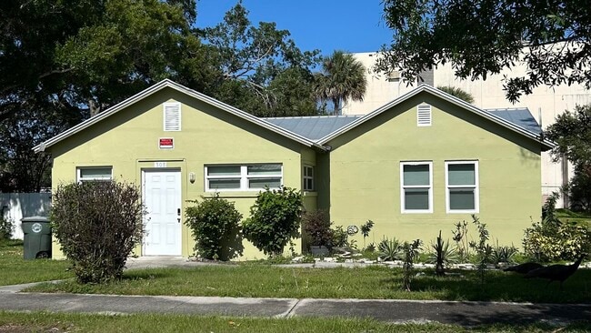 Building Photo - 308 S 8th St