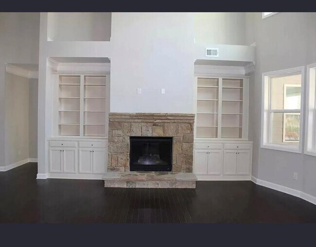 Photo - 428 Silver Brook Dr