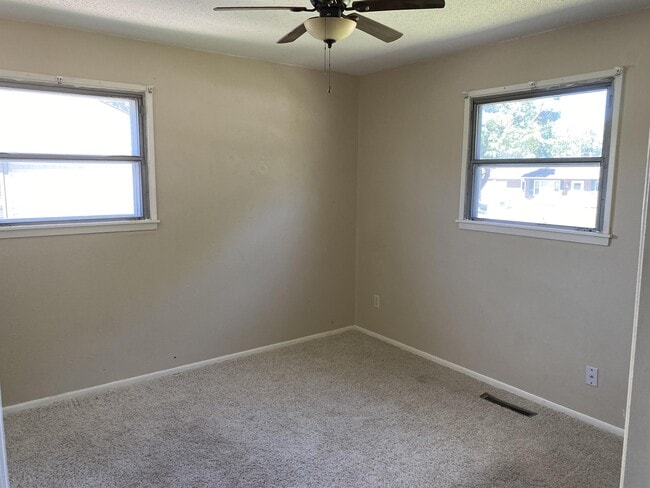 Photo - 1010 18th St SW