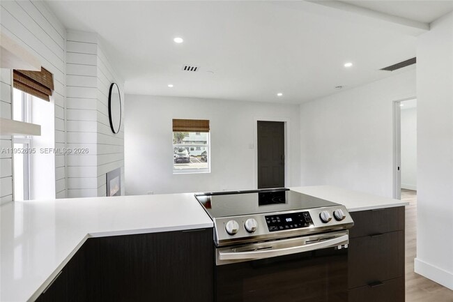 Photo - 3671 NE 11th Ave Unidad A