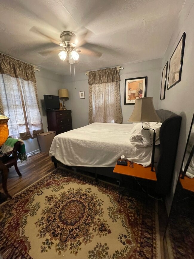 Photo - 844 Lebeau St