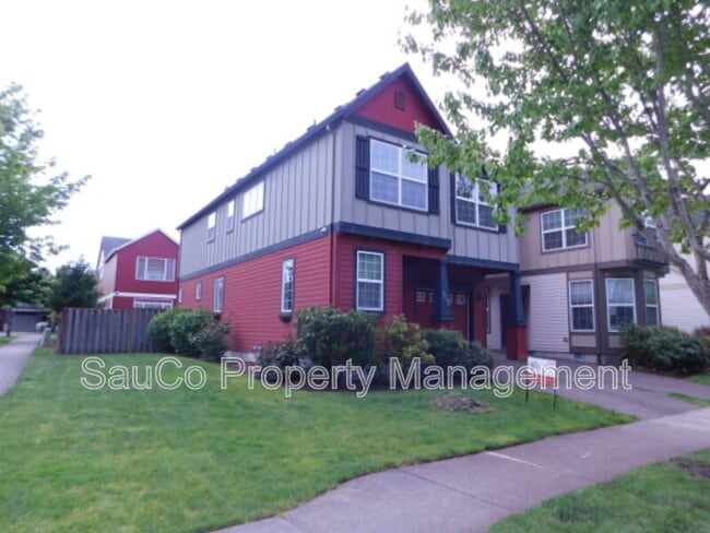 902 SE Portlandia Ave
