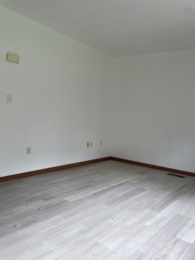 Photo - 677 Valley Rd Unit 1