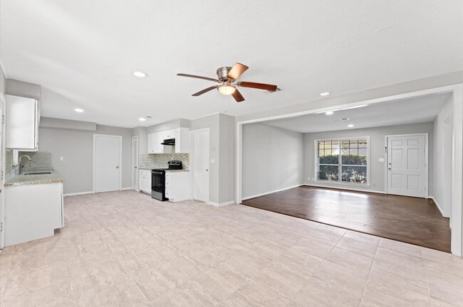 Photo - 314 Empress Dr