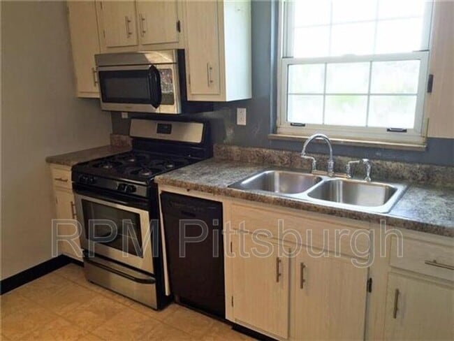 Photo - 2108 Lucina Ave