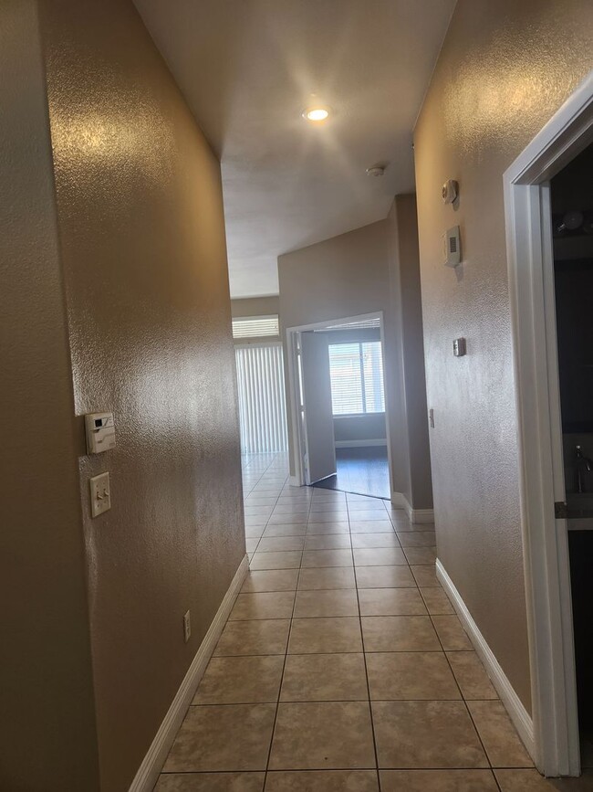 Photo - A Fabulous 3 Bedroom Townhome In North Las...