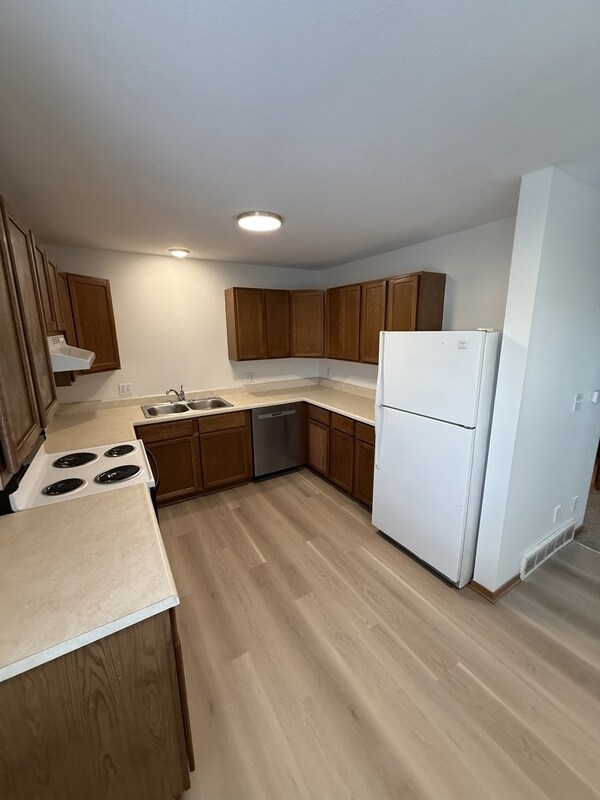 Photo - 215 Jewel Dr