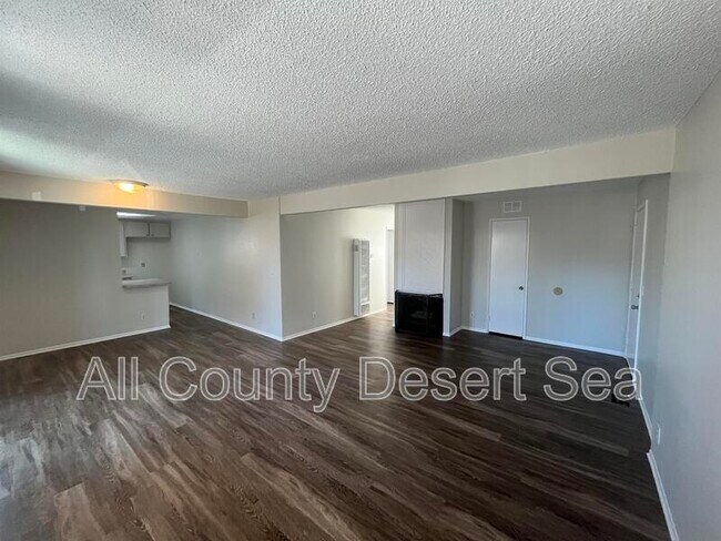 Photo - 205 19th St Unidad #B