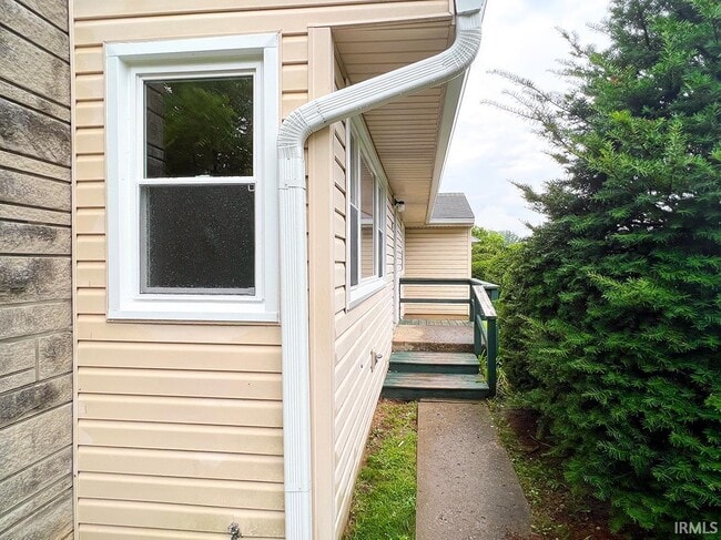 Photo - 2519 E 7th St