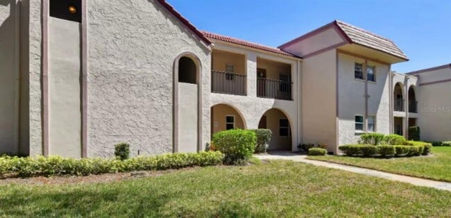 Building Photo - 9700 Starkey Rd Unit 322