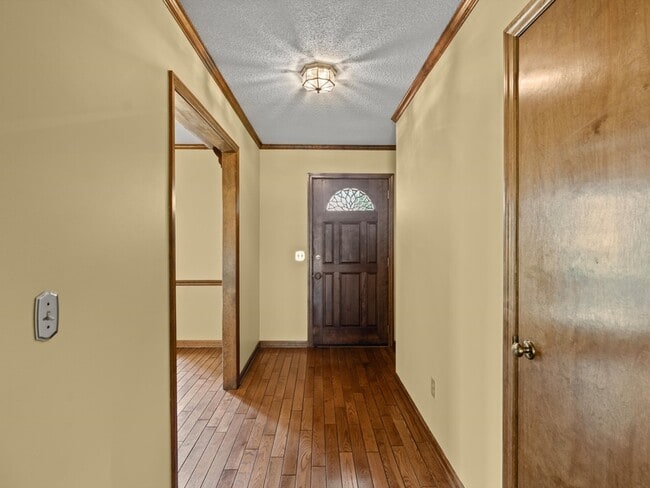 Photo - 115 Gaylor Dr