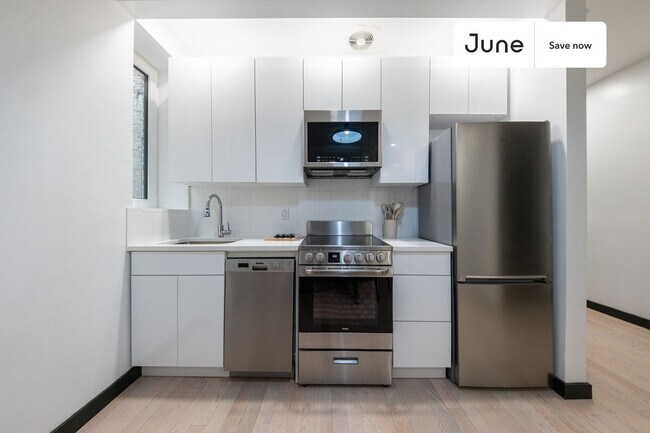 Photo - 624 E 17th St