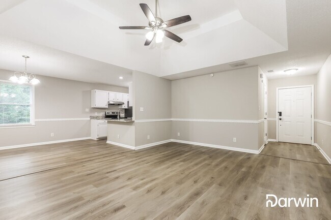 Photo - 230 Helen Ln