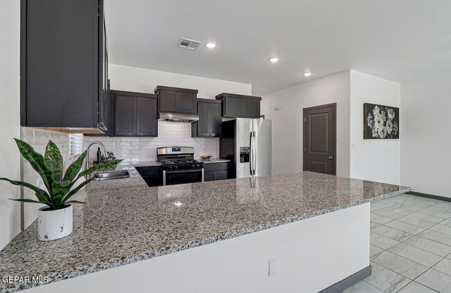 Photo - 4572 Mark Avizo